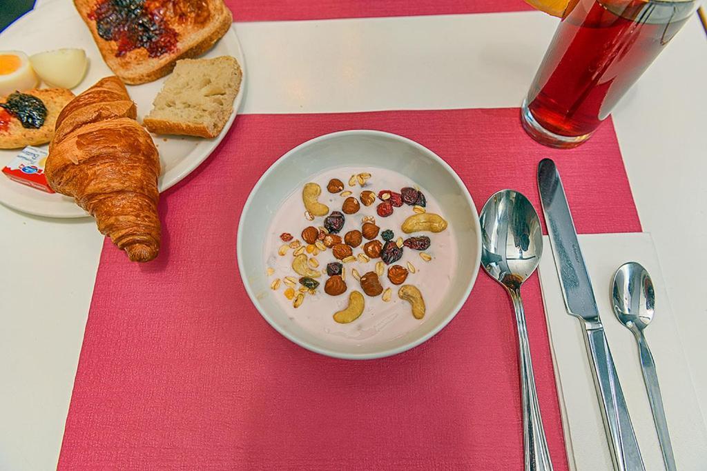 Hotel Des Alpes Bulle Center المظهر الخارجي الصورة