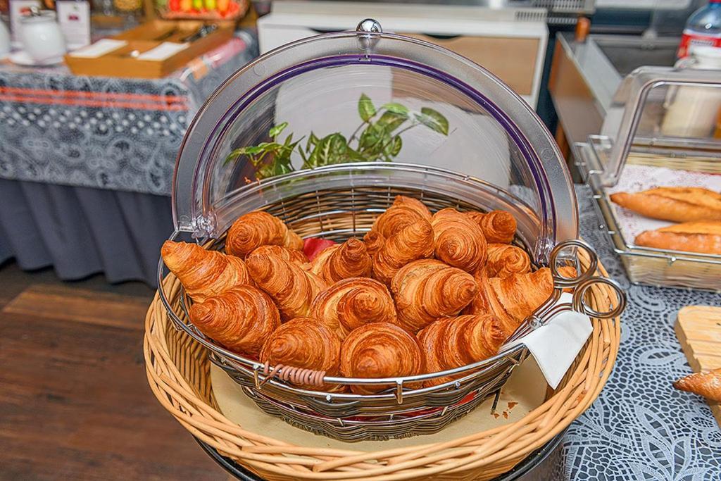 Hotel Des Alpes Bulle Center المظهر الخارجي الصورة